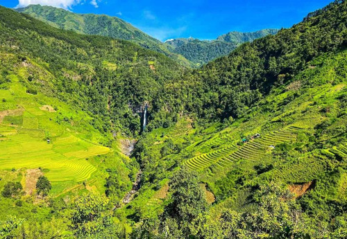 ﻿Exploring Hang Te Cho Waterfall in northwest region
