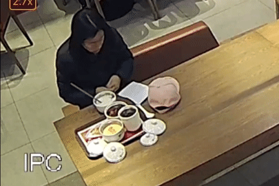 Nữ thực khách bày trò để được ăn miễn phí ở nhà hàng