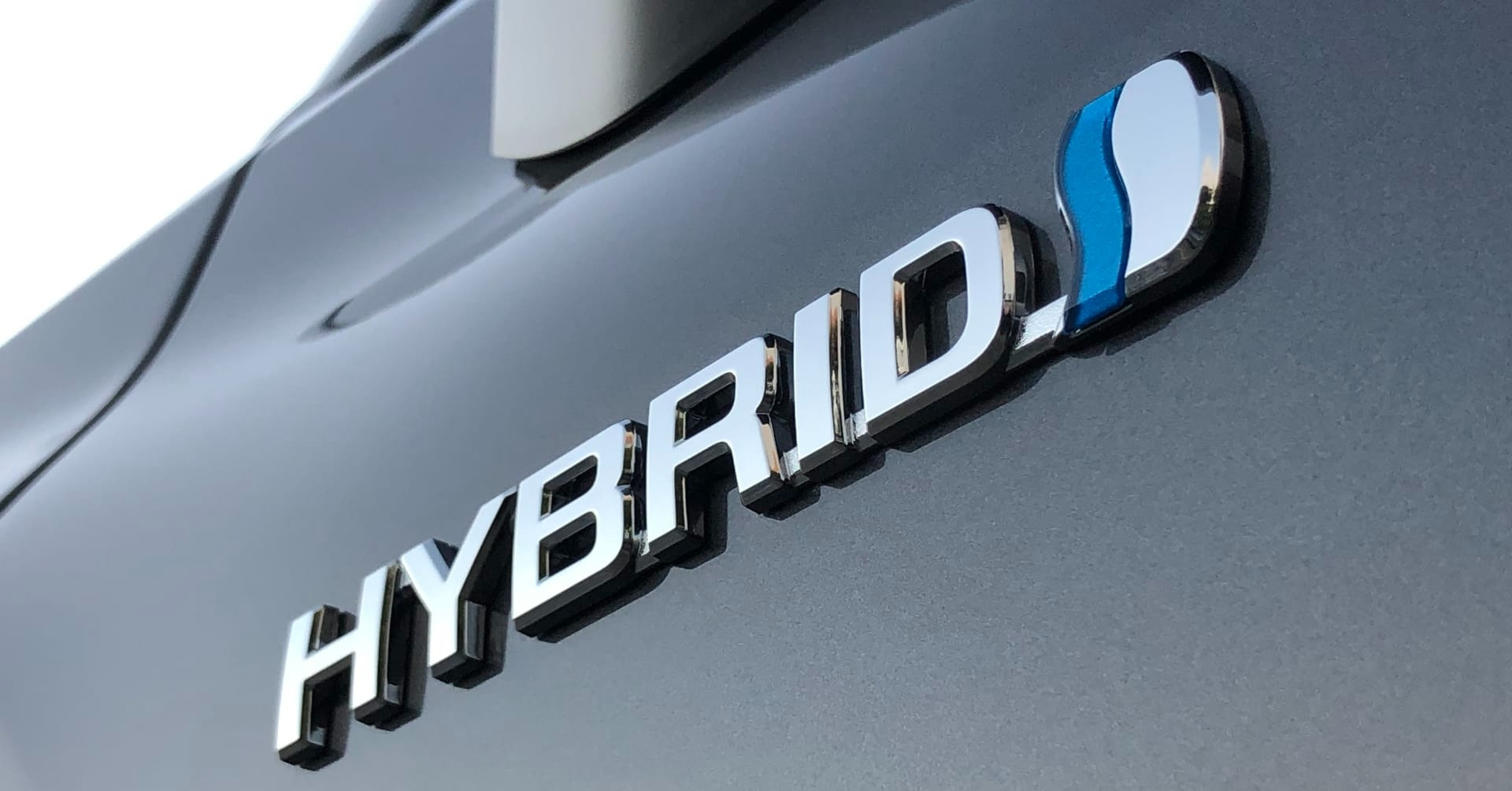 View - Xe hybrid 'xanh' hơn xe xăng nhưng bị 'bỏ quên', không được ưu đãi nào