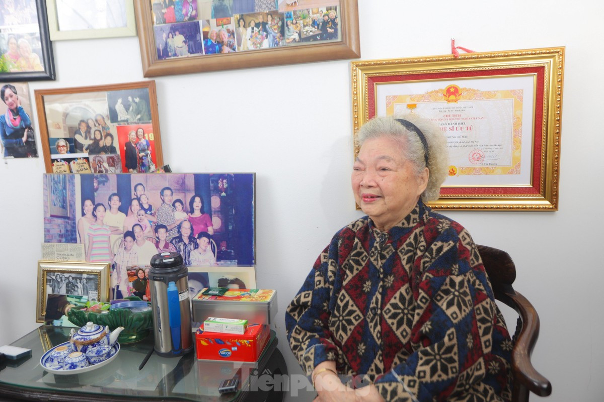 Cuộc sống ở tuổi 87 của nghệ sĩ Lê Mai vừa được phong NSƯT ảnh 2