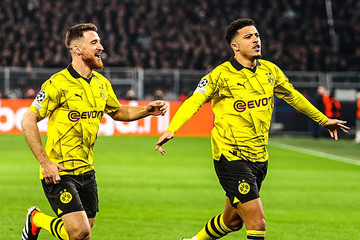 Jadon Sancho rực sáng đưa Dortmund vào tứ kết Champions League