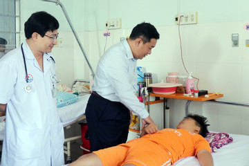 Thêm 162 người nhập viện sau khi ăn cơm gà ở Nha Trang