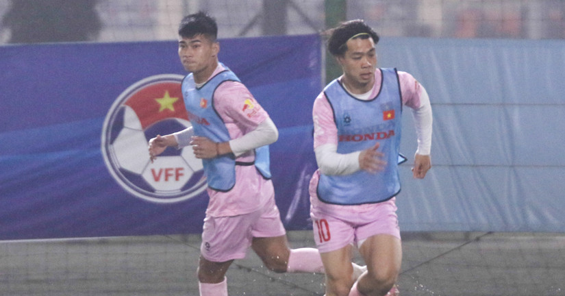 Quang Hải có phong độ cao với 5 bàn thắng ghi được ở V-League 2023/24. Anh được HLV Troussier đặt sự kỳ vọng lớn cho hai trận gặp Indonesia tới đây.