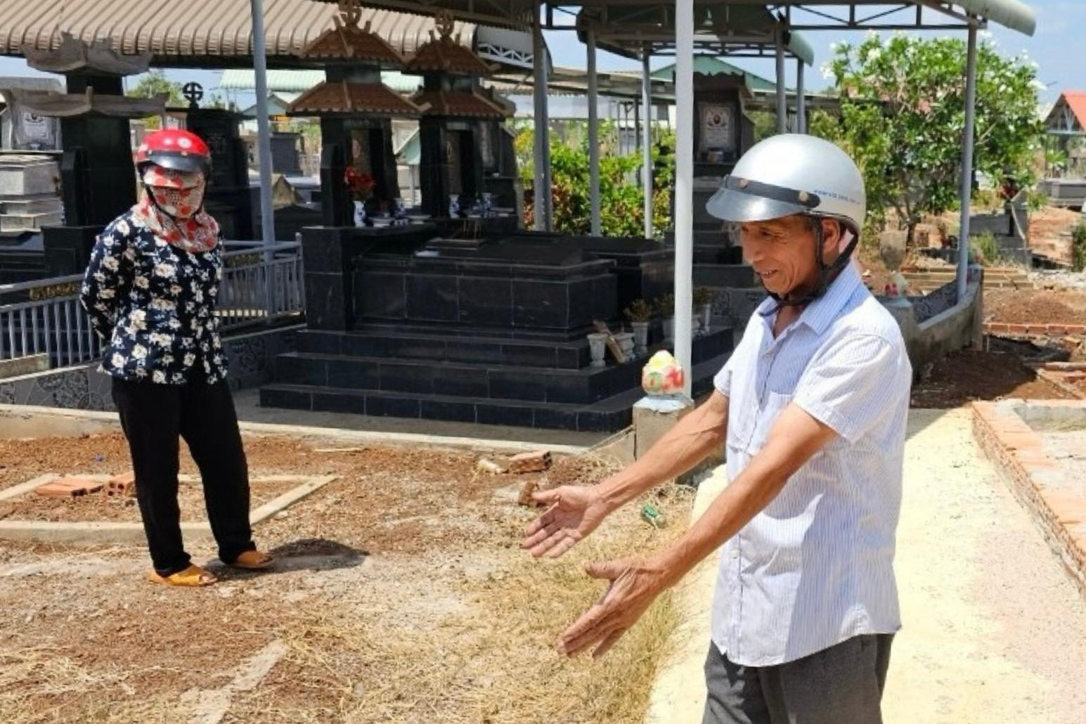 Xác minh thông tin tổ quản trang 'bán' huyệt mộ ở Đồng Nai