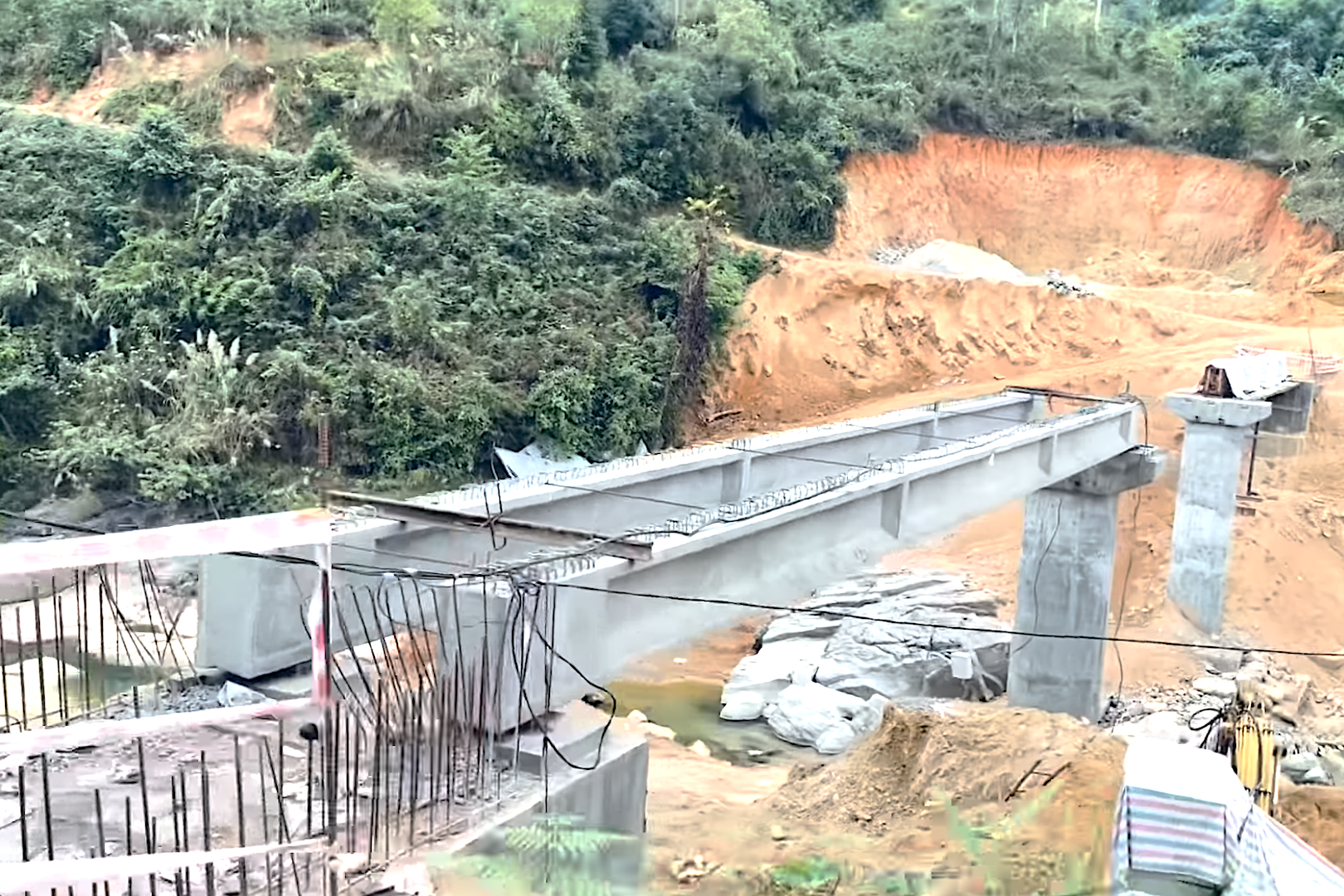 Xín Mần (Hà Giang) tận dụng hiệu quả các nguồn vốn hỗ trợ để nâng cấp hệ thống giao thông