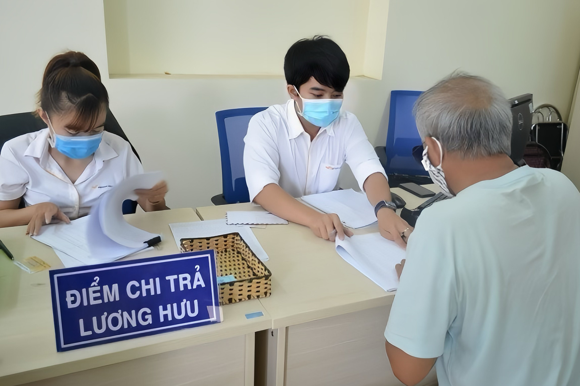 Bộ Tài chính đề nghị Bộ LĐ-TB&XH tính lại mức tăng lương hưu, trợ cấp BHXH