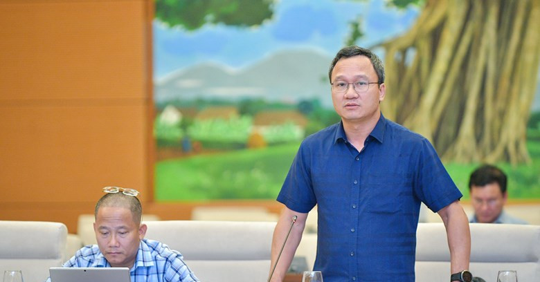 Đề xuất người dưới 18 tuổi đi xe máy điện phải có bằng lái