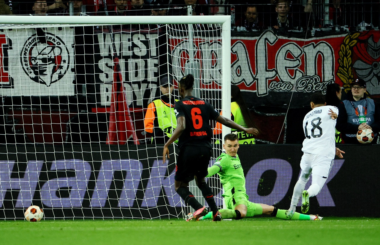 View - Kết quả bóng đá Leverkusen 3-2 Qarabag - Vòng 1/8 Europa League