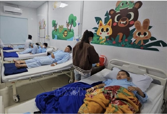 195 people hospitalised for food poisoning