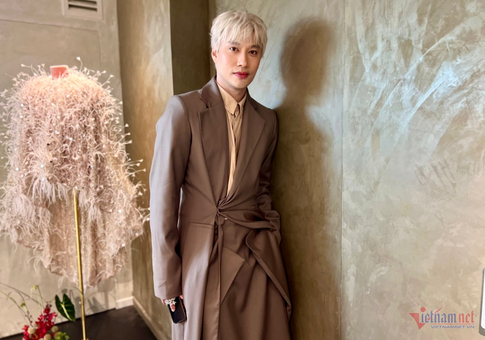 View - Lý Quí Khánh: Tôi luôn giấu đi những khó khăn, tuyệt vọng!