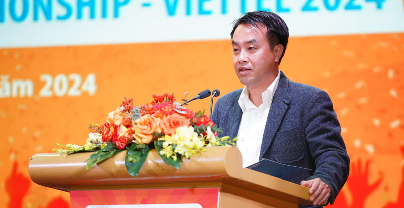 Giám đốc Trung tâm Phát triển khoa học công nghệ và tài năng trẻ Nguyễn Thiên Tú phát biểu tại lễ khai mạc cuộc thi.