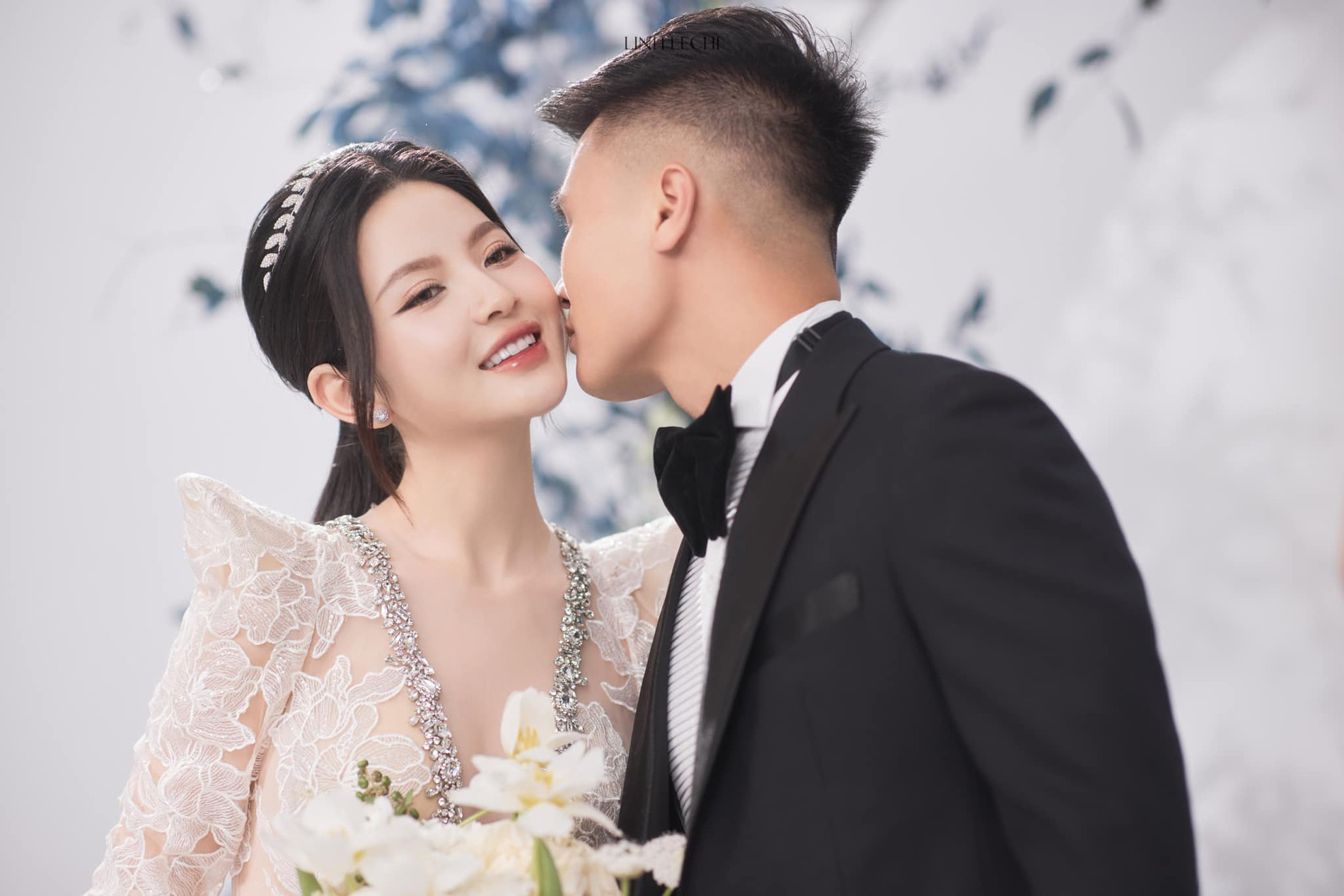 Ngắm ảnh cưới đẹp lung linh của Quang Hải - Chu Thanh Huyền
