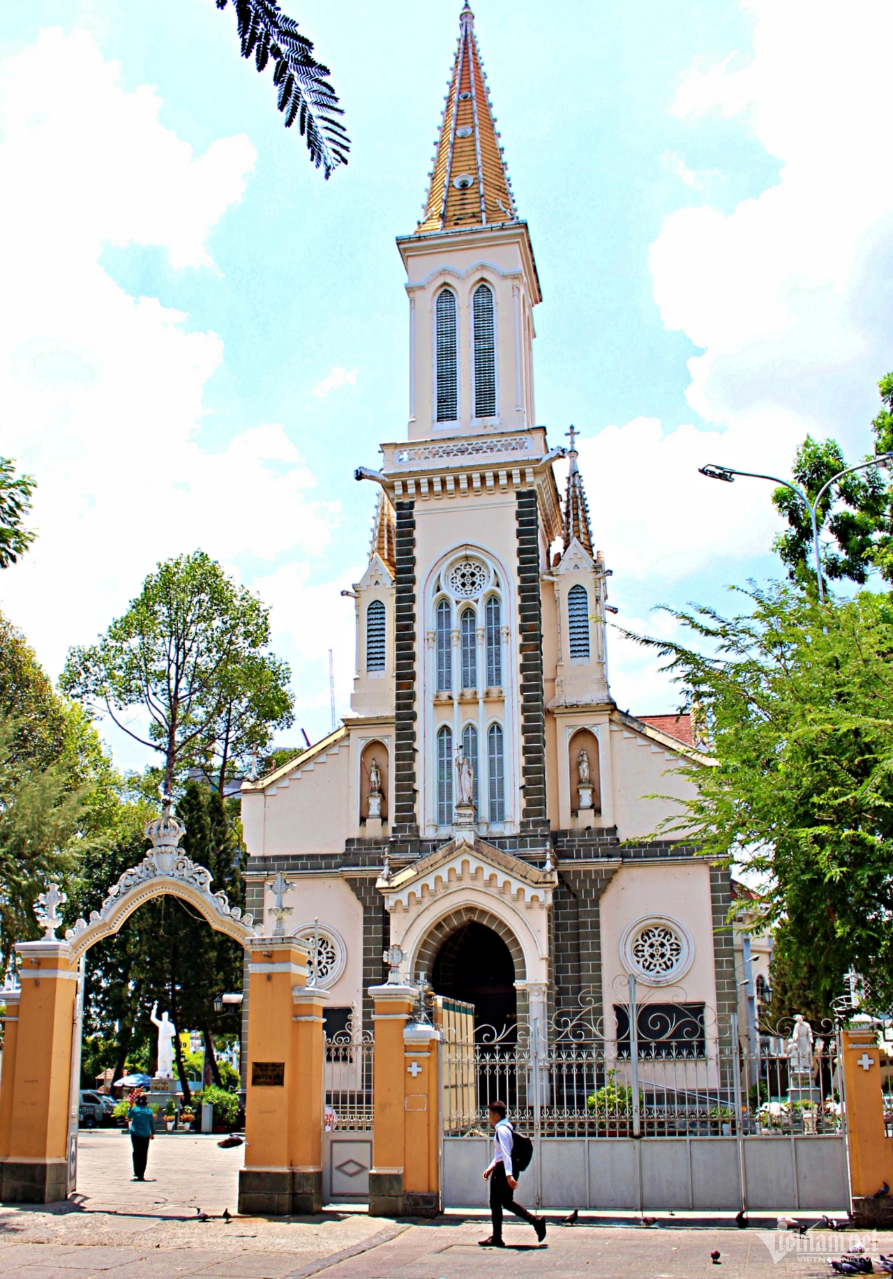 W-dai-phu-hao.png