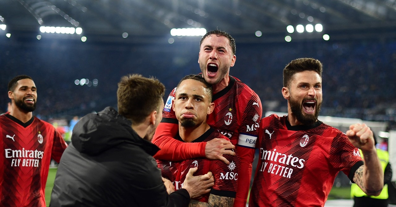Niềm vui vỡ òa của các cầu thủ Milan