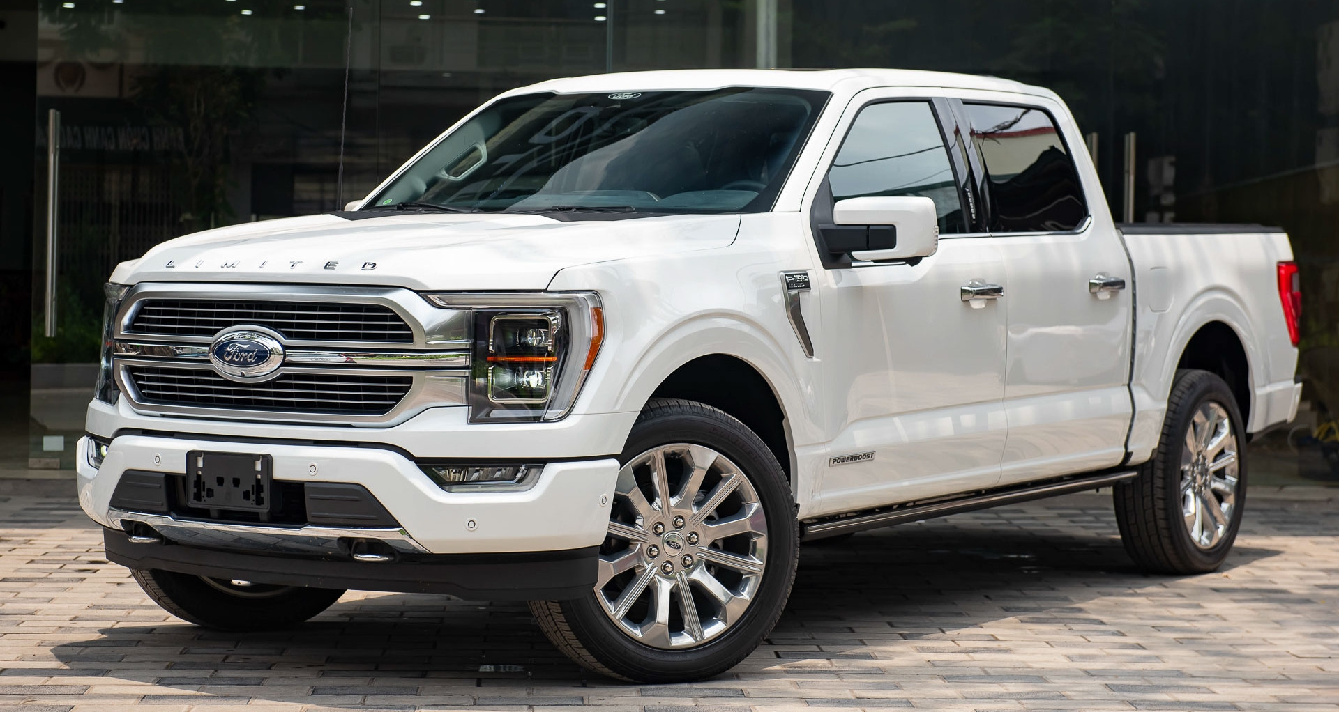 Siêu bán tải Ford F-150 Limited về Việt Nam giá 6 tỷ đồng, gấp 3 ở Mỹ