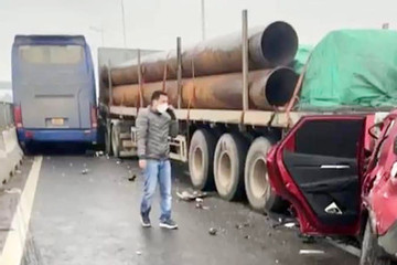 Tai nạn ô tô liên hoàn trên cao tốc Nghi Sơn - Diễn Châu