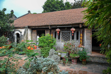 'Xuyên không' thăm ngôi nhà cổ 300 năm tuổi kiến trúc độc đáo ở ngoại ô Hà Nội