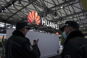 Mỹ xem xét trừng phạt mạng lưới bán dẫn bí mật của Huawei