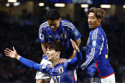 Nhật Bản thắng nhọc tuyển Triều Tiên ở vòng loại World Cup