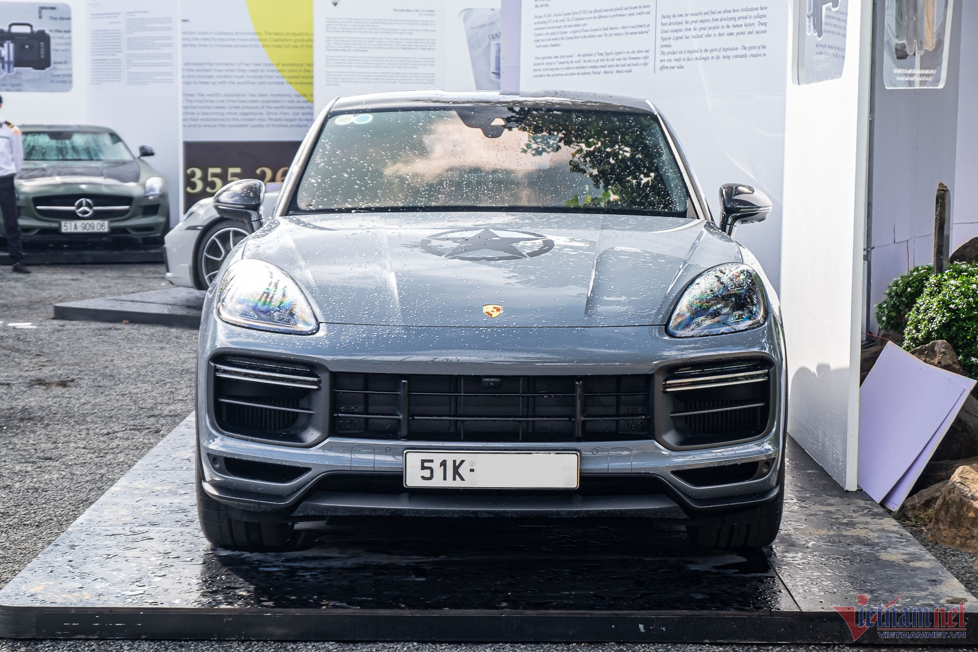 W-cayenne-turbo-gt-3-1.jpg