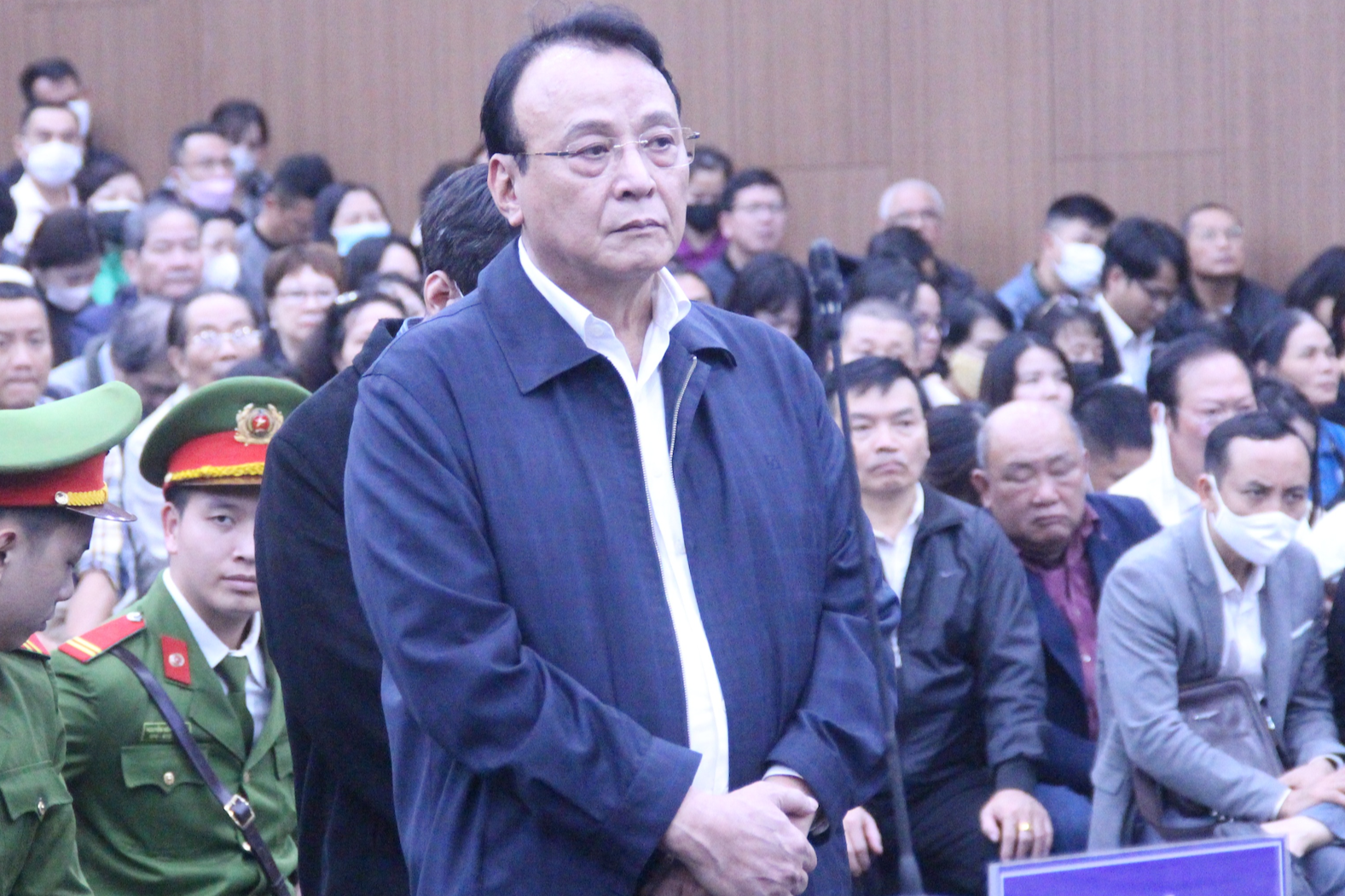 Chủ tịch Tân Hoàng Minh Đỗ Anh Dũng nghẹn ngào xin giảm tội cho con trai