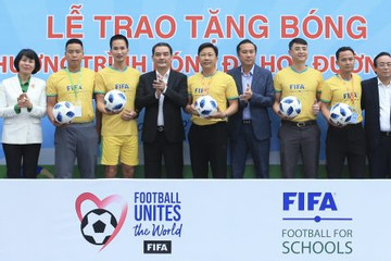 FIFA giúp Việt Nam phát triển bóng đá học đường