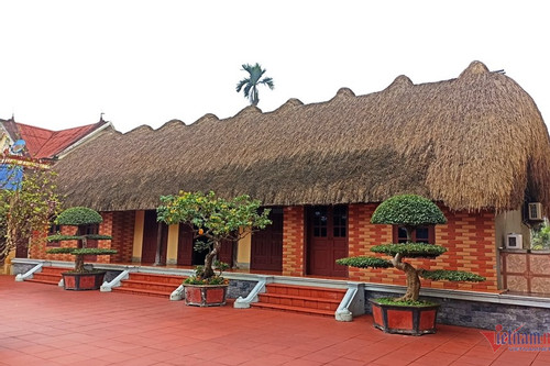 Gia đình 5 thế hệ gìn giữ ngôi nhà mái cói 160 năm còn sót lại ở Ninh Bình