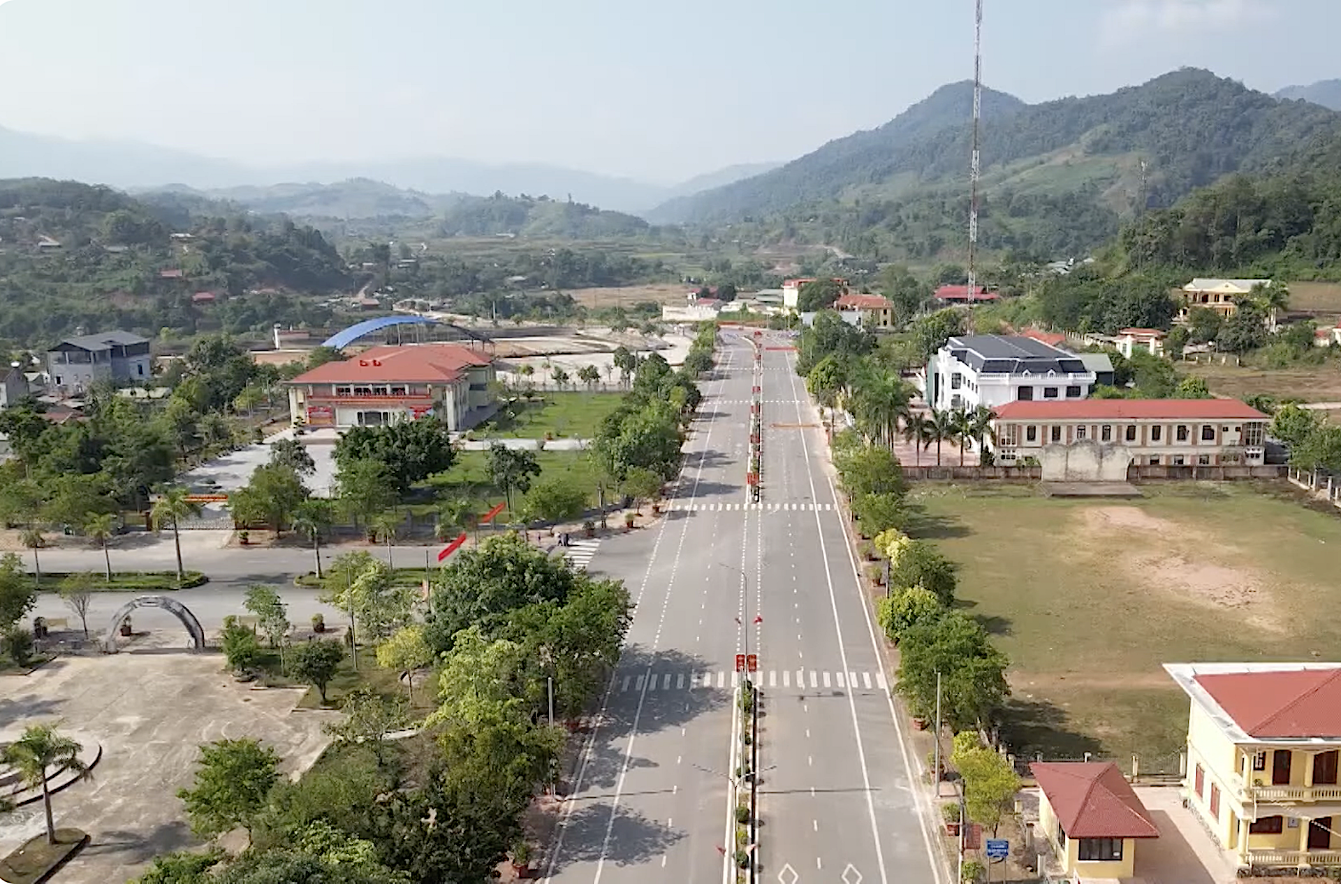 Đẩy mạnh hiệu quả giao thương giữa tỉnh Điện Biên với các tỉnh Bắc Lào