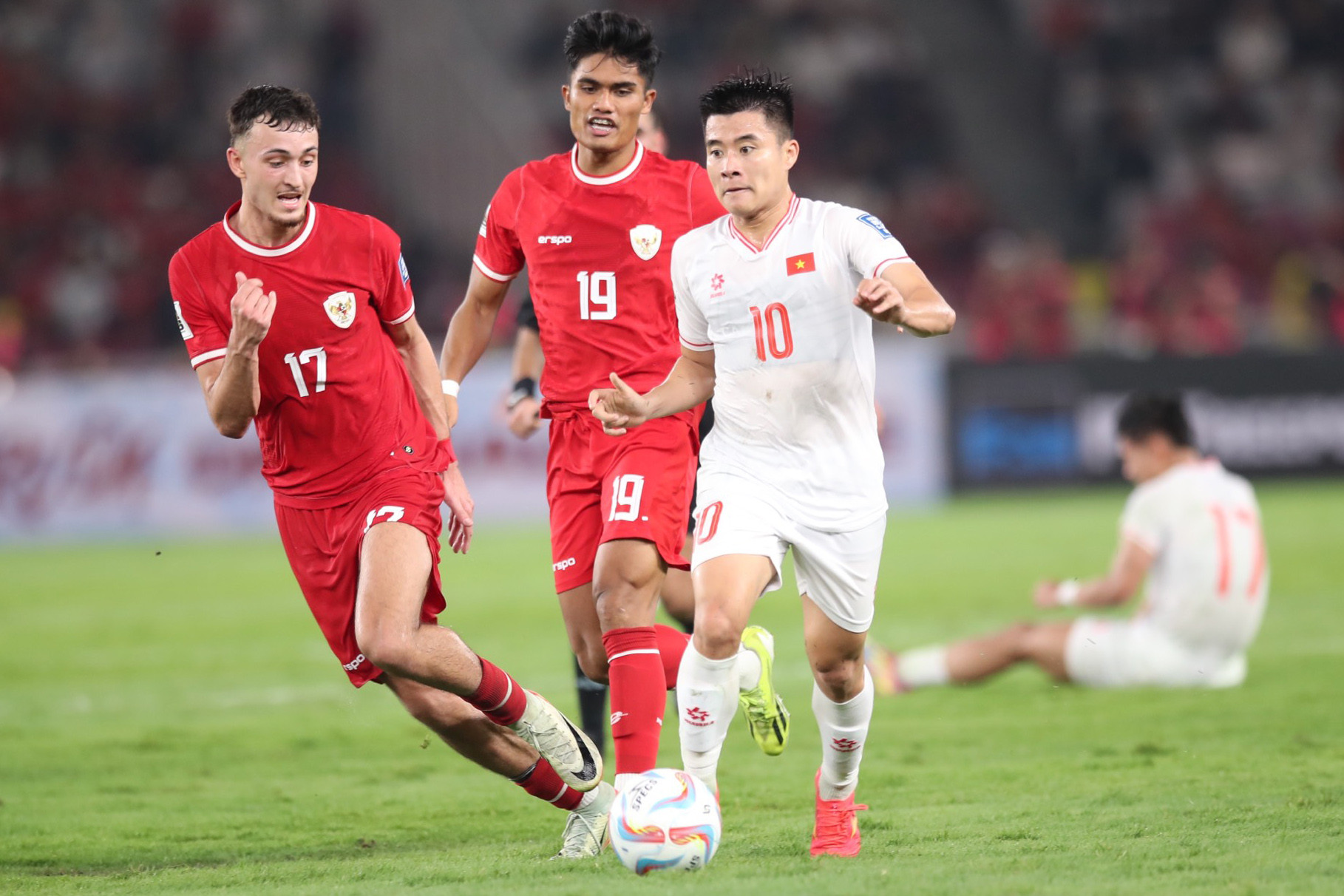 Tuyển Việt Nam nhận tin dữ từ FIFA sau trận thua Indonesia