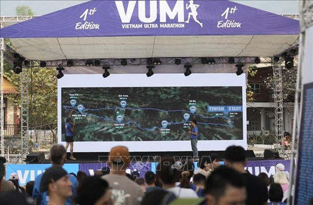 Vietnam Ultra Marathon 2024 opens in Hoa Binh hinh anh 1