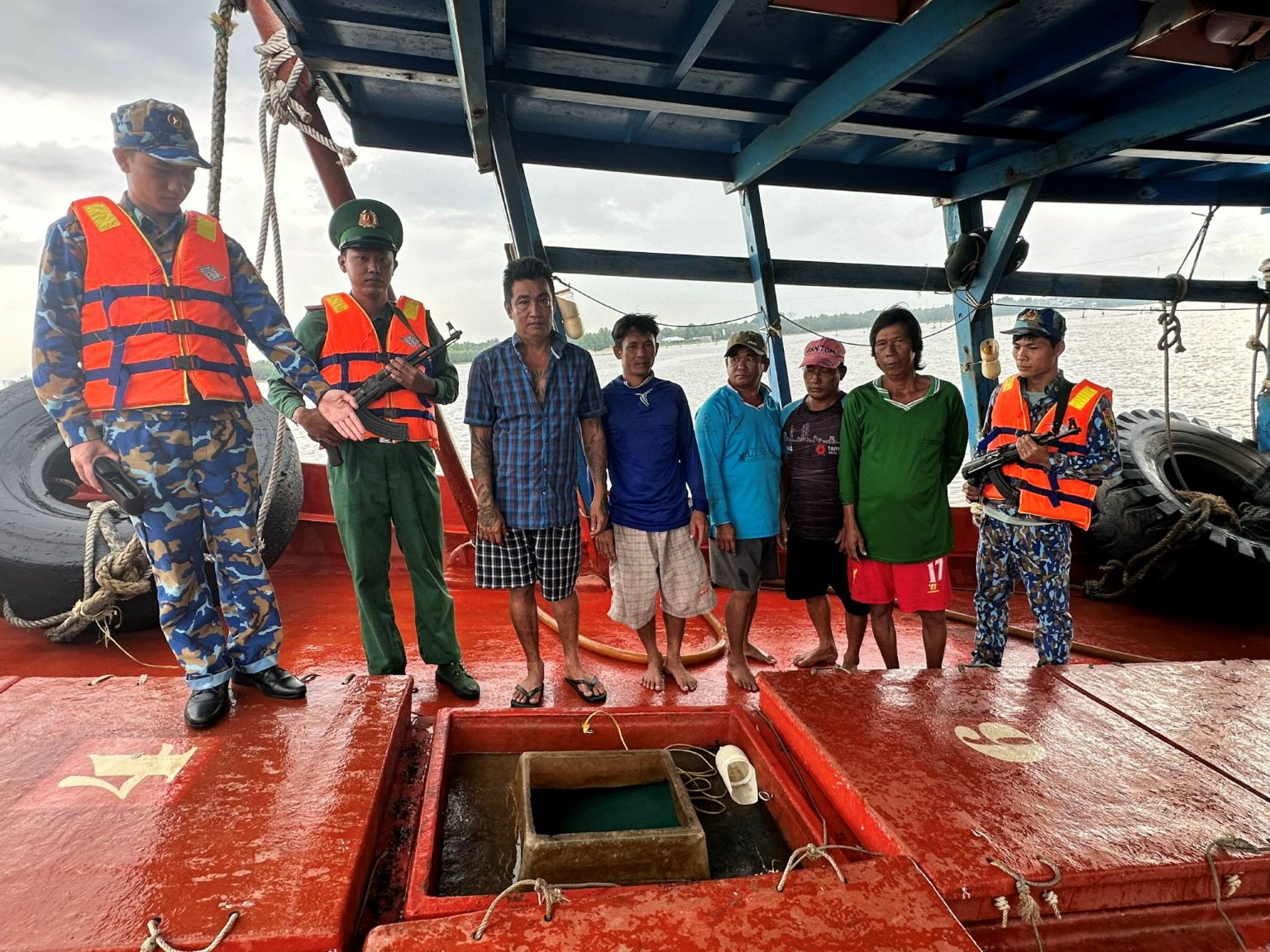 canh sat bien chuan.jpg