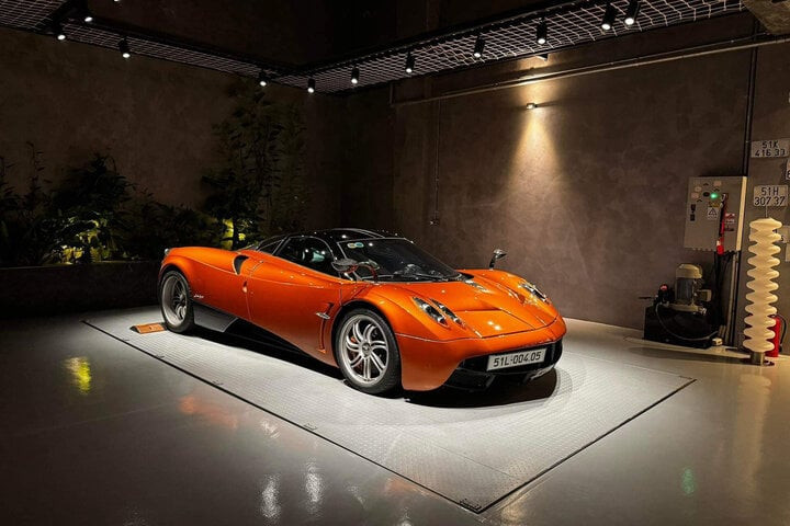 Pagani Huayra hiện đang ở gara của đại gia Cường Đô La. (Ảnh: Vietnamnet)