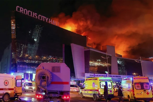 Khoảnh khắc các tay súng khủng bố đột nhập gây thảm sát ở Moscow