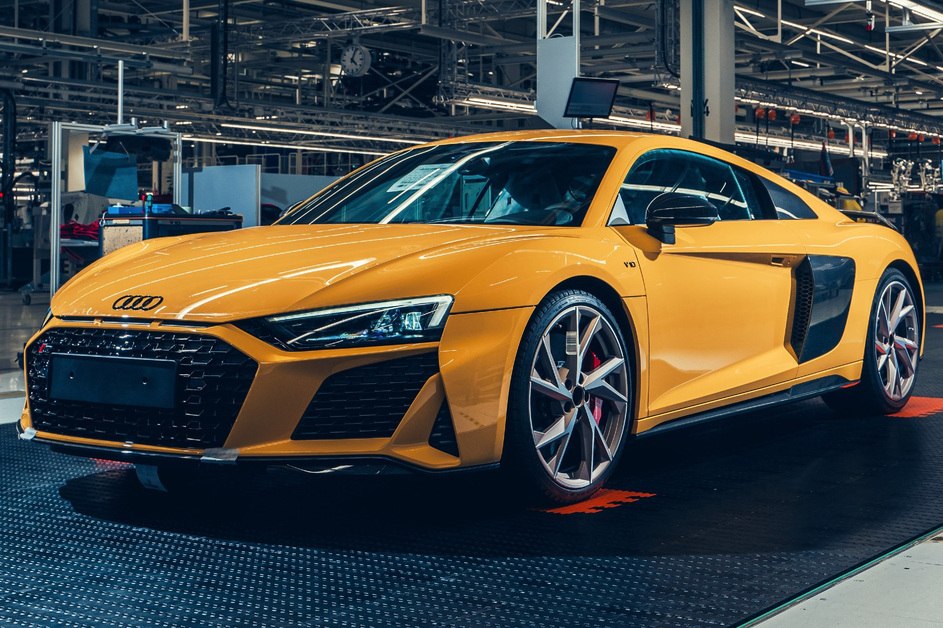 Siêu xe Audi R8 vừa được ông Đặng Lê Nguyên Vũ mua chính thức bị khai tử