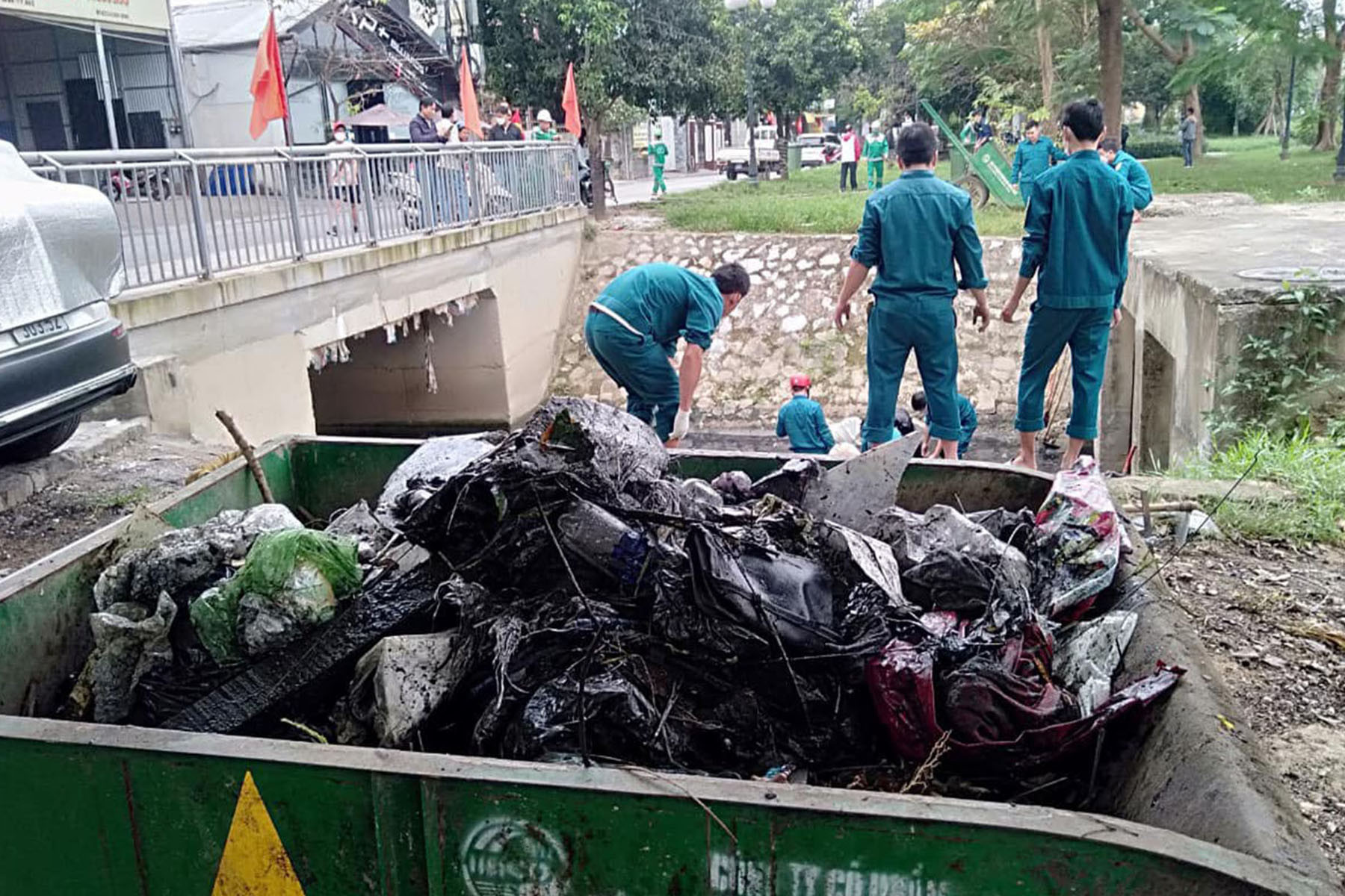 TP.HCM có đủ 13 loại hình dịch vụ có nguy cơ gây ô nhiễm môi