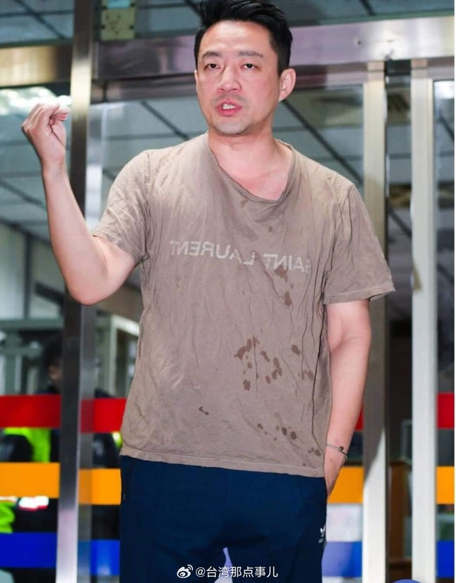 Uông Tiểu Phi làm loạn sở cảnh sát, tố Từ Hy Viên dùng ma túy nhiều năm ảnh 2