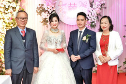 Cụ ông nhận nuôi hơn 200 đứa trẻ, làm lễ cưới cho 'con trai' không cùng máu mủ