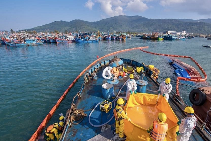 Tuyên truyền ứng phó sự cố tràn dầu trong giao thông đường thủy nội địa
