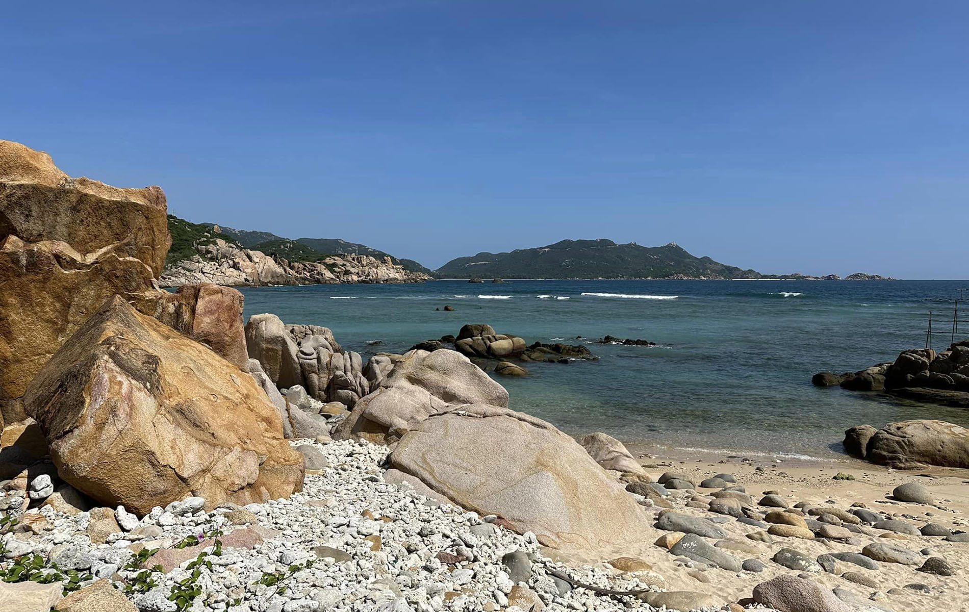 1 giam sat mt bien.jpg