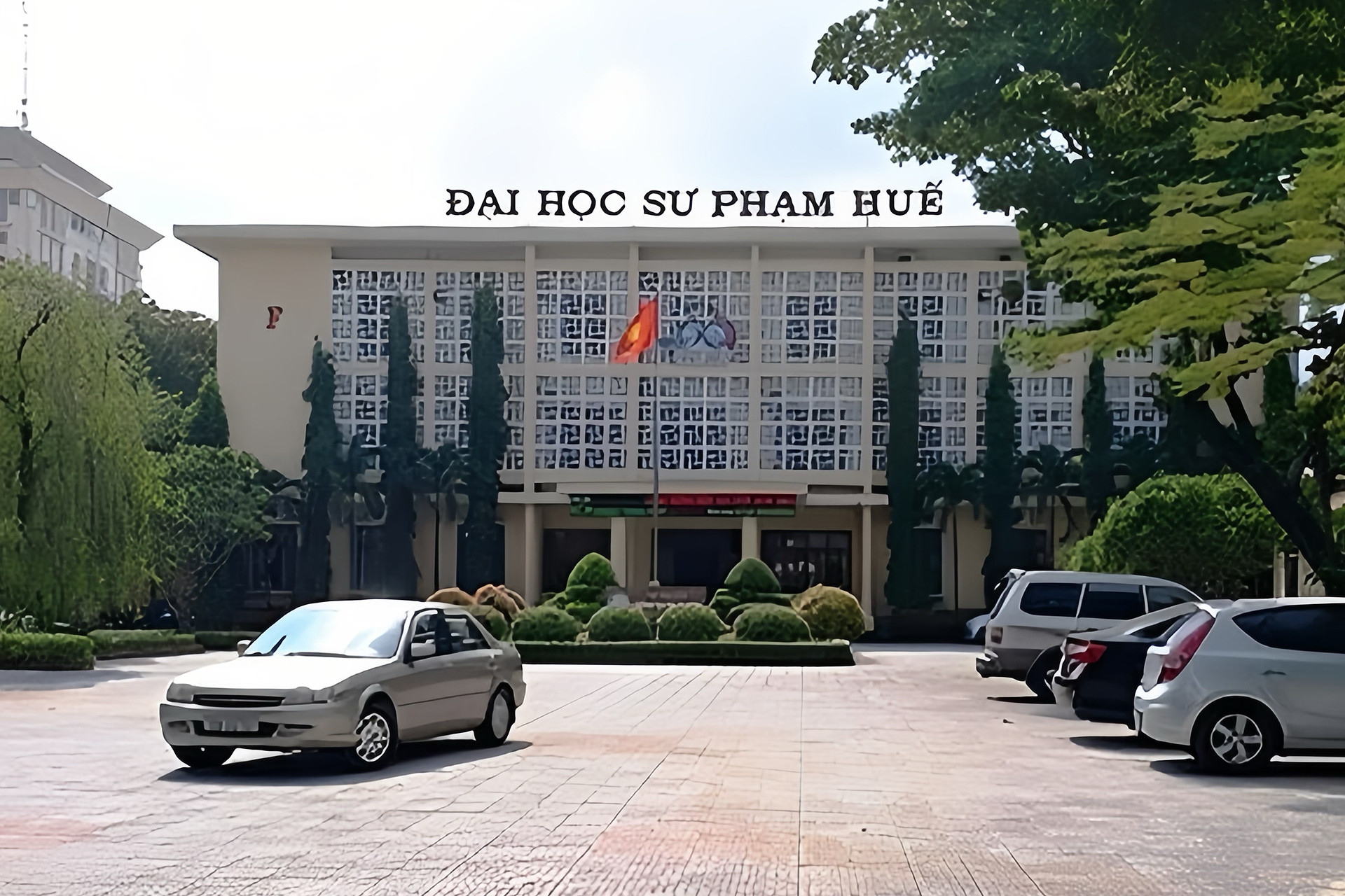 Giả giảng viên Đại học Sư phạm lừa thí sinh nộp tiền