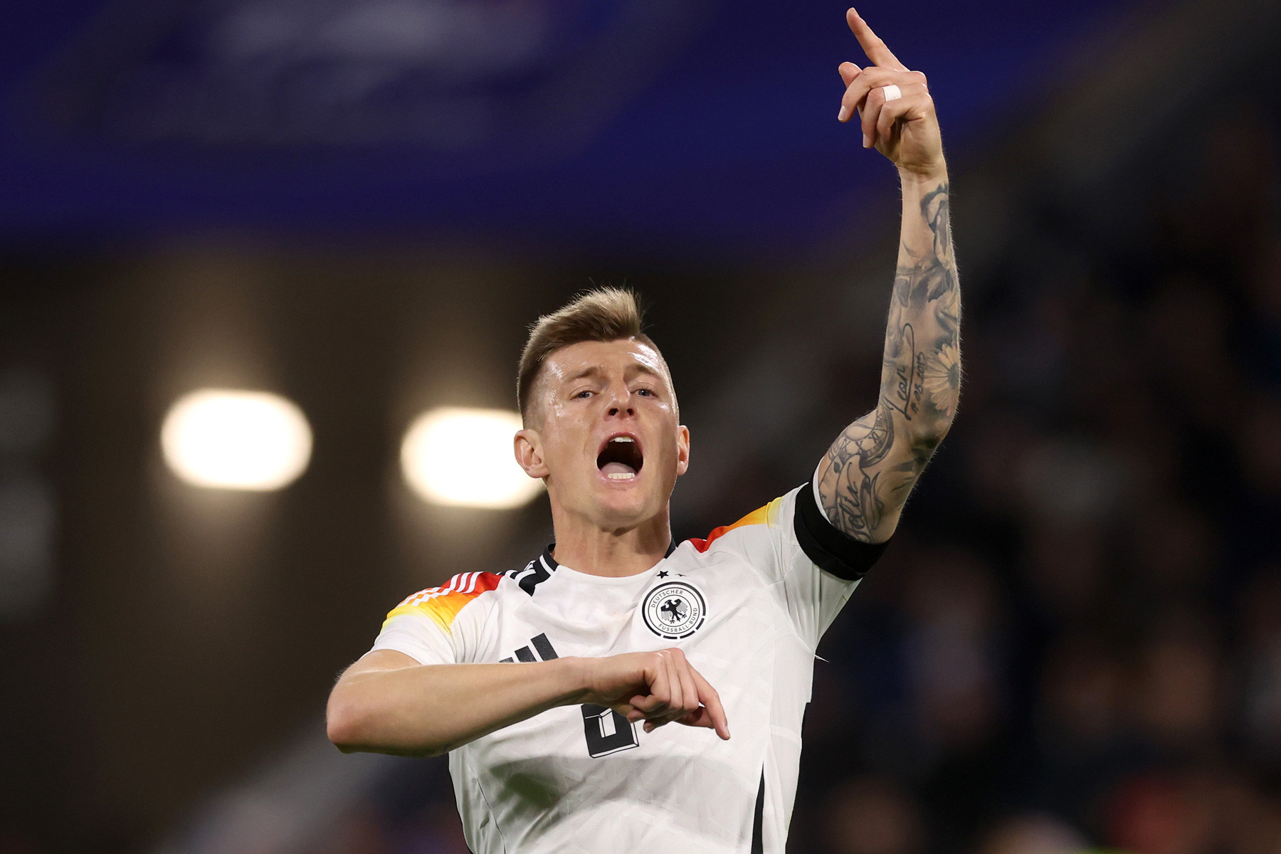 kroos phap duc 0 1.jpg