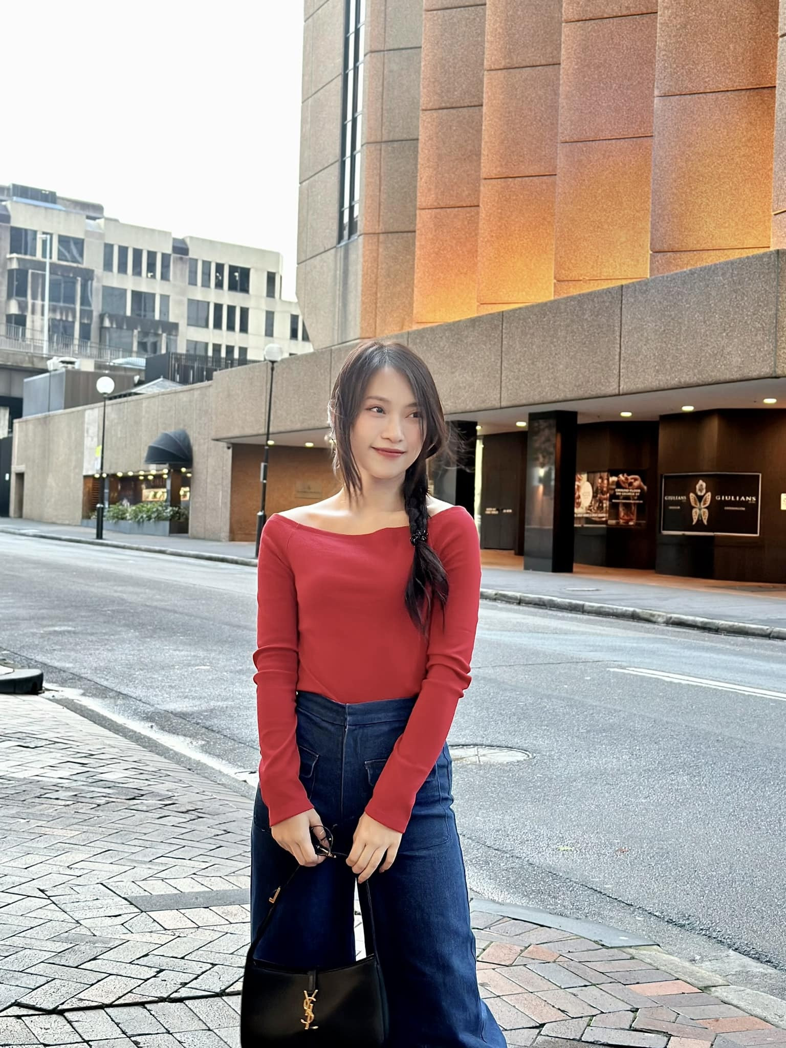MC Khánh Vy: 25 tuổi tự tậu nhà, mua đất, xe hơi, nói gì về chuyện kết hôn? - 2