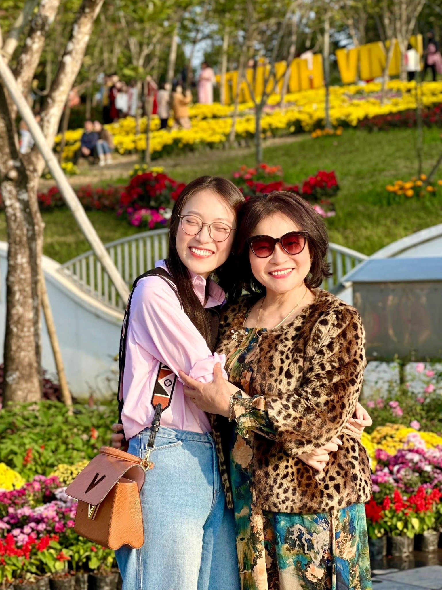 MC Khánh Vy: 25 tuổi tự tậu nhà, mua đất, xe hơi, nói gì về chuyện kết hôn? - 3