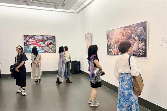 Winning artworks of UOB Painting of the Year Vietnam on display in Hanoi