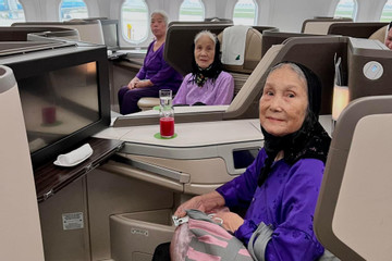 Cụ bà 100 tuổi rủ em dâu, em gái bay hạng thương gia vi vu Phú Quốc, gây sốt MXH
