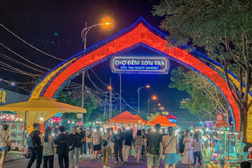Da Nang to close popular riverside night market