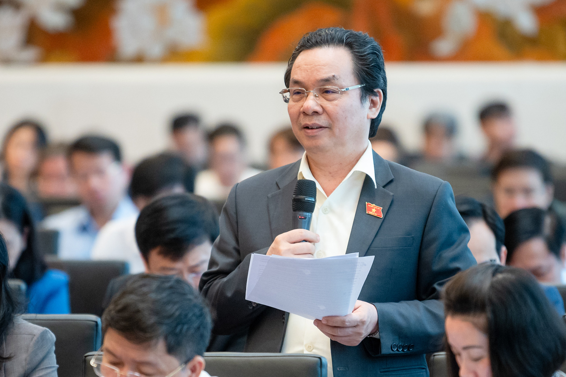 Đại biểu gợi ý Hà Nội tiết kiệm biên chế để tăng lương cho công chức