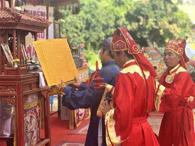 Islanders commemorate soldiers of ancient Hoang Sa Flotilla