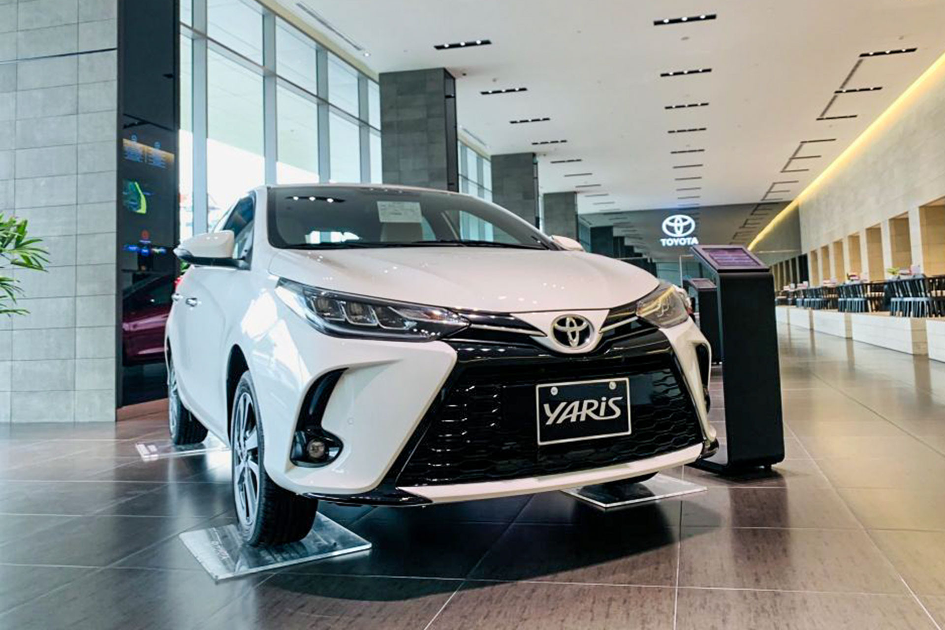 toyota yaris.jpg