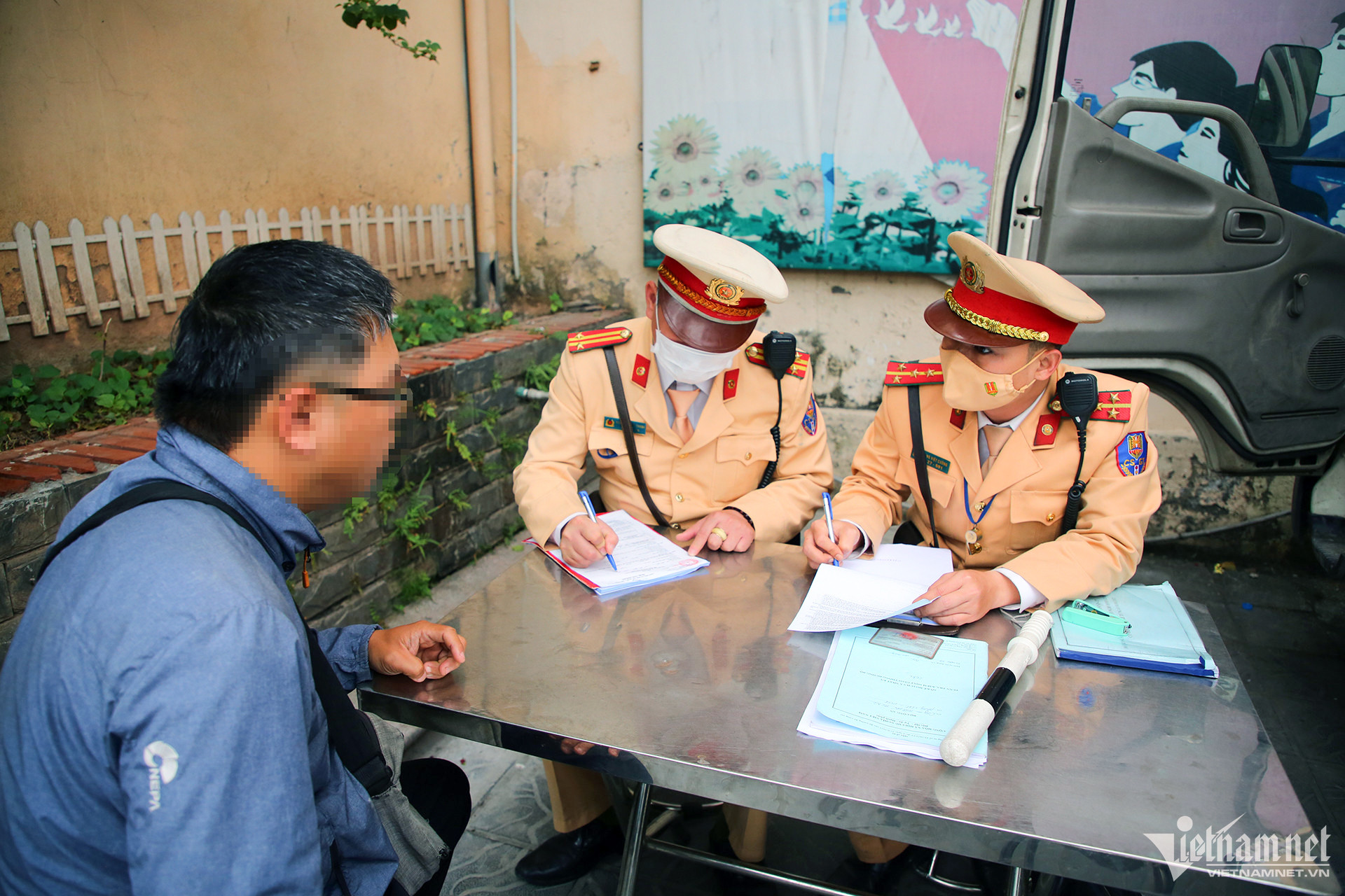 w cho hang cong kenh 8 1 801.jpg